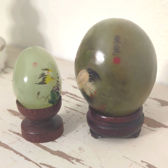 Vintage Jade Hand-Painted Decorative Eggs with Cranes And Wooden Stands - Picture 2 of 6